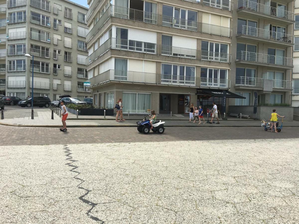 Au Gre Du Vent Apartment Koksijde Bagian luar foto